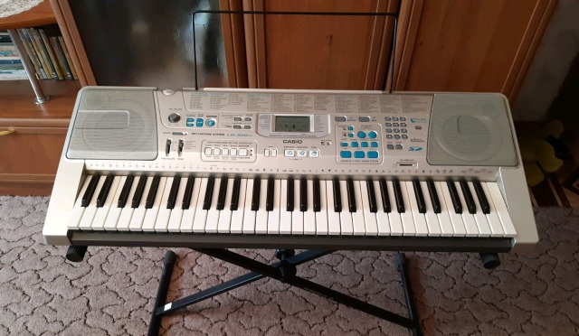 Синтезатор CASIO LK-300 TV